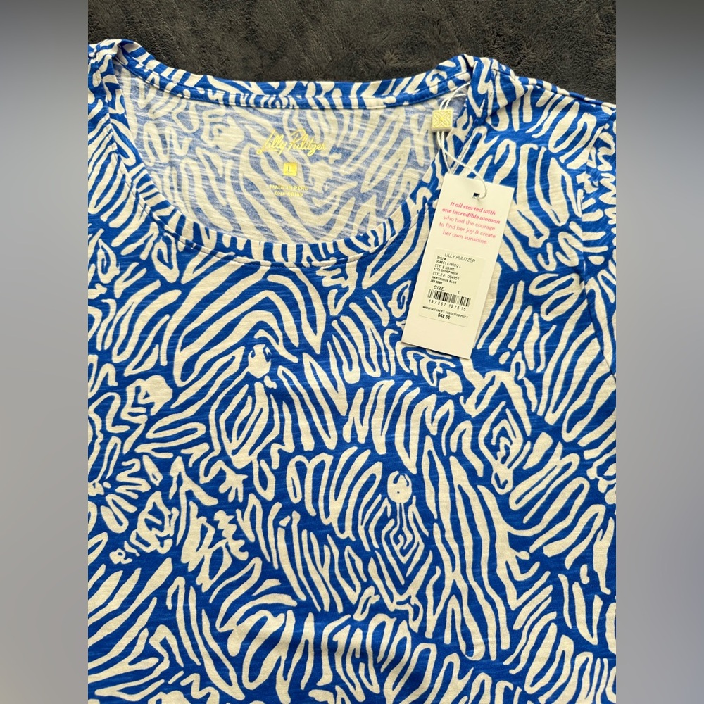 Lilly Pulitzer Blue and White Abstract Tee